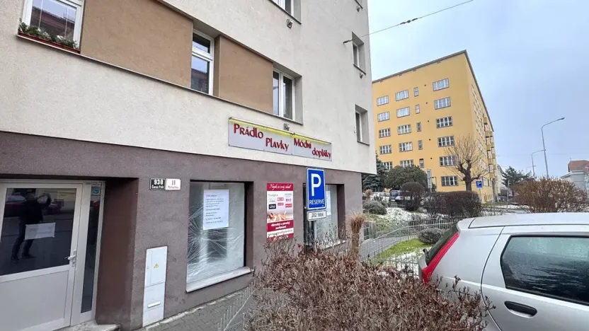 Pronájem obchodního prostoru, Brno, Merhautova, 34 m2