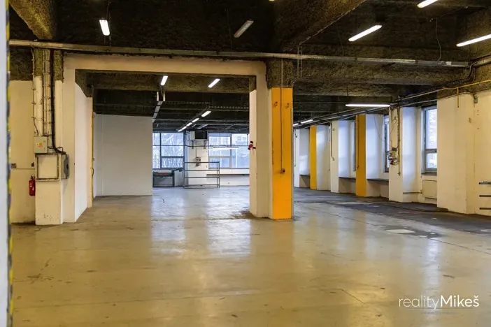 Prodej výrobních prostor, Liberec, Malodoubská, 3613 m2