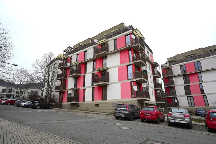 Pronájem bytu 1+kk, Beroun, U Židovského hřbitova, 41 m2