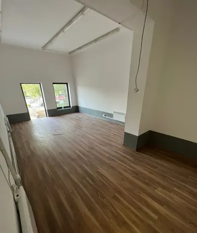 Prodej obchodního prostoru, Praha - Horní Počernice, Komárovská, 210 m2