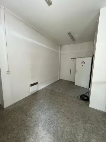 Prodej skladu, Praha - Horní Počernice, Komárovská, 210 m2