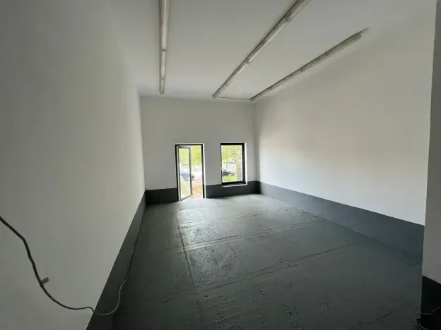 Pronájem výrobních prostor, Praha - Horní Počernice, Komárovská, 210 m2