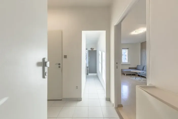 Pronájem bytu 1+1, Praha - Záběhlice, Sasanková, 36 m2