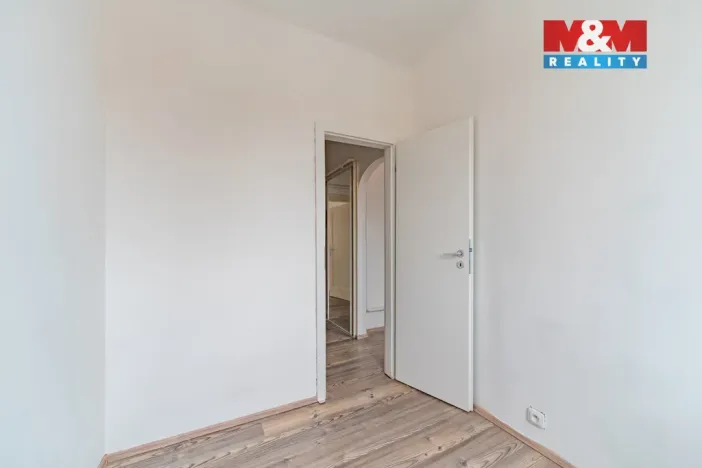 Prodej bytu 2+1, Cheb, Karlova, 67 m2