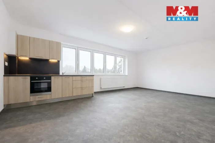 Pronájem bytu 2+kk, Jindřichův Hradec - Jindřichův Hradec II, sídliště U Nádraží, 56 m2