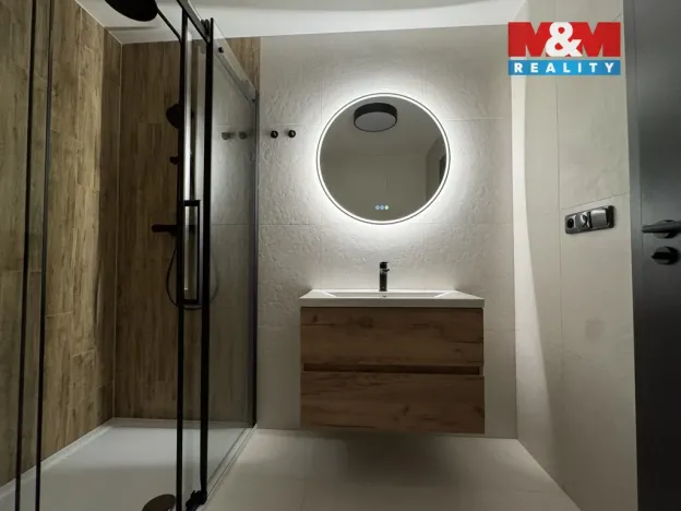 Pronájem atypického bytu, Klášterec nad Ohří, Chomutovská, 53 m2