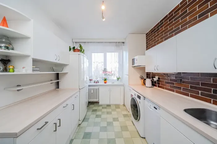 Prodej bytu 3+1, Ostrava, Mojmírovců, 67 m2