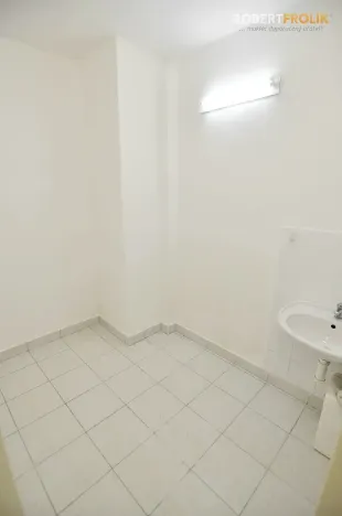 Pronájem kanceláře, Praha - Bubeneč, Eliášova, 25 m2