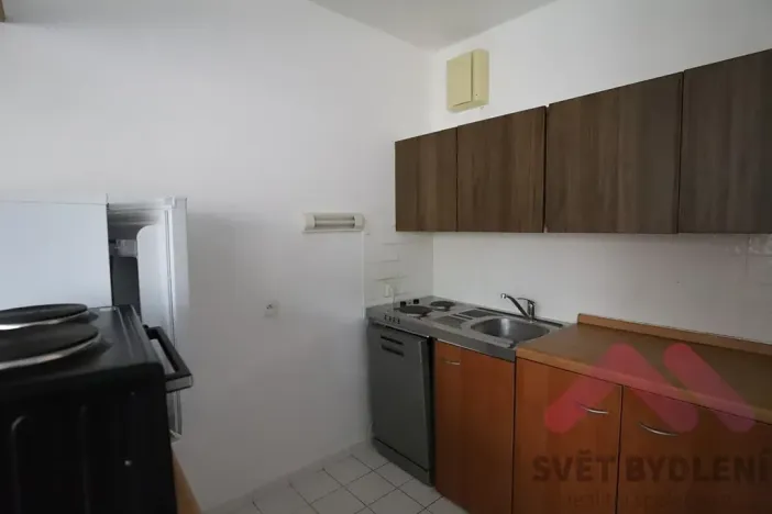 Pronájem bytu 1+kk, Praha - Vysočany, bratří Dohalských, 44 m2