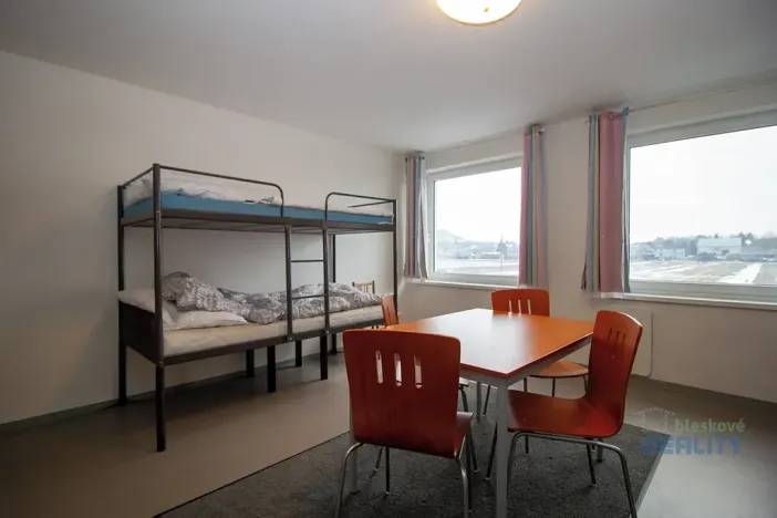 Pronájem ubytování, Přerov nad Labem, 445 m2