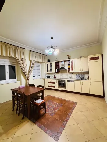 Prodej bytu 3+1, Karlovy Vary, I. P. Pavlova, 81 m2