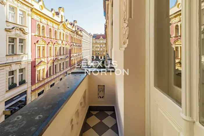 Pronájem bytu 4+1, Praha - Staré Město, Pařížská, 151 m2