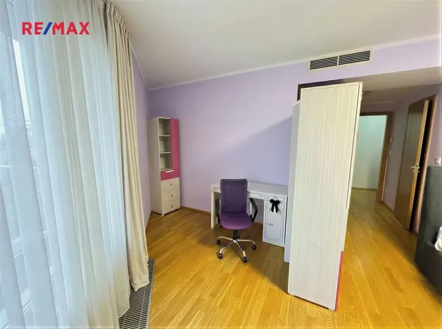 Pronájem bytu 4+kk, Praha - Žižkov, Ke kapslovně, 156 m2