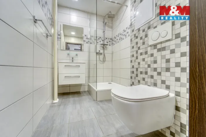 Pronájem bytu 2+1, Plzeň - Lobzy, Revoluční, 57 m2