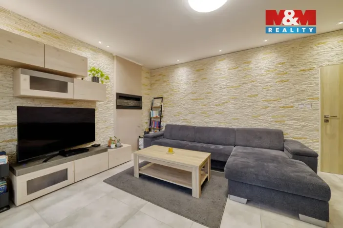 Prodej bytu 3+1, Valy, Pod Lesem, 64 m2