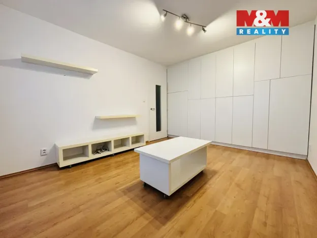 Pronájem bytu 1+1, Jihlava, Na Kopci, 33 m2