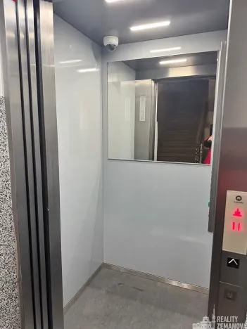 Pronájem bytu 1+1, Praha - Vinohrady, Řipská, 47 m2