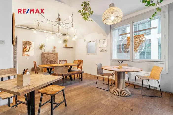 Pronájem obchodního prostoru, Praha - Žižkov, Husitská, 120 m2