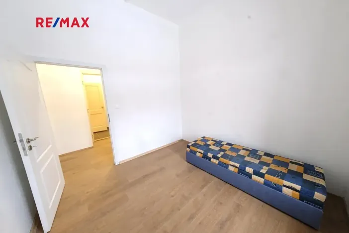 Pronájem bytu 2+kk, Praha - Libeň, Chlumčanského, 34 m2