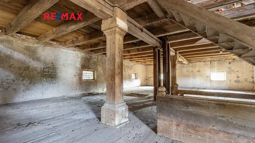 Prodej zemědělského objektu, Počedělice, 2500 m2