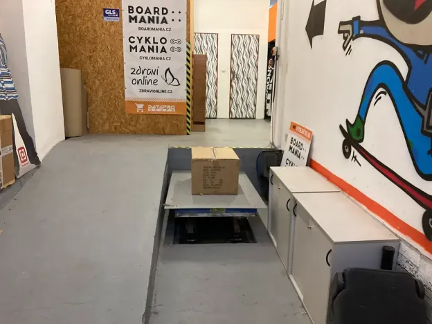 Pronájem skladu, Brno, Valchařská, 158 m2