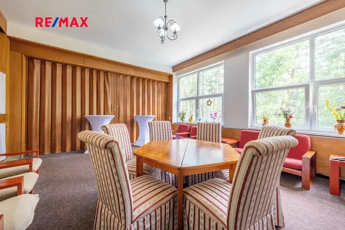 Prodej ubytování, Doksy, Pod Borným, 1700 m2