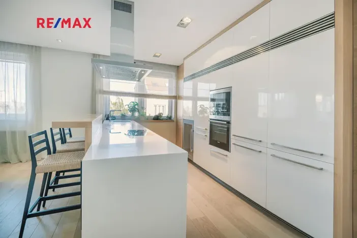 Prodej atypického bytu, Pardubice, Nerudova, 160 m2