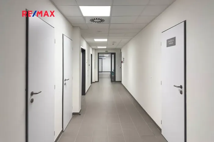 Pronájem ordinace, Milovice, Spojovací, 41 m2