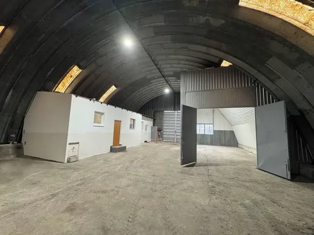 Pronájem skladu, Chýně, Družstevní, 600 m2