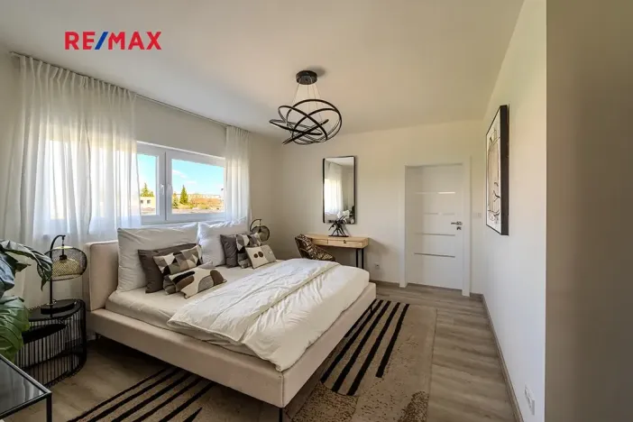 Prodej bytu 4+kk, Hradec Králové, Meruňková, 86 m2