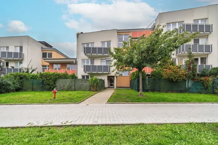 Prodej bytu 1+kk, Praha - Dolní Měcholupy, V osikách, 40 m2