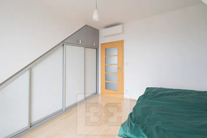 Pronájem bytu 2+kk, Praha - Dolní Chabry, U jízdárny, 81 m2