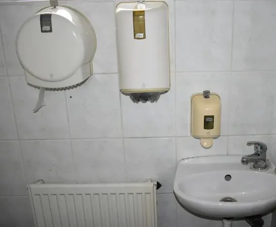 Pronájem kanceláře, Chlumec, U Dálnice, 42 m2