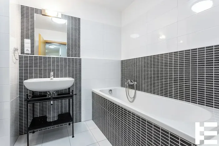 Pronájem bytu 3+kk, Praha - Hloubětín, Nademlejnská, 92 m2