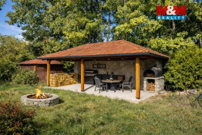 Prodej rodinného domu, Benešov, 327 m2