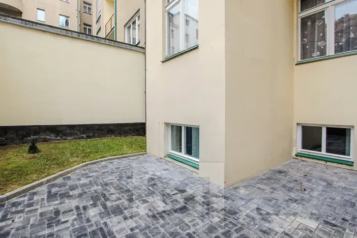 Pronájem bytu 1+kk, Praha - Holešovice, Vinařská, 40 m2