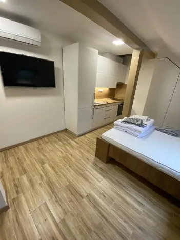 Pronájem bytu 1+kk, Zlín, Štefánikova, 26 m2