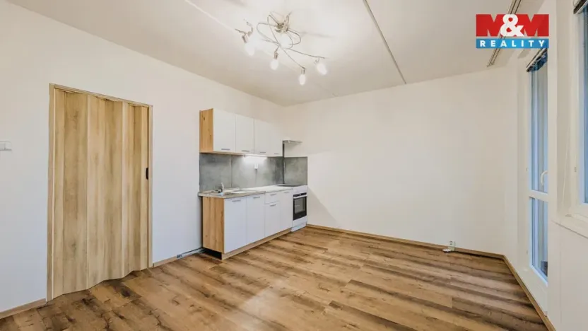 Pronájem bytu 1+kk, Praha - Troja, Svídnická, 28 m2