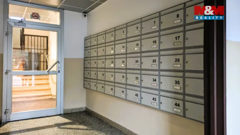 Pronájem bytu 1+kk, Praha - Troja, Svídnická, 28 m2