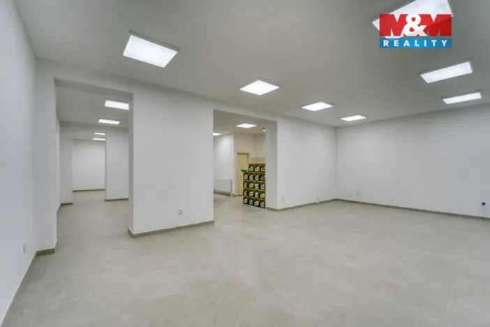 Pronájem obchodního prostoru, Plzeň - Doubravka, Zábělská, 107 m2