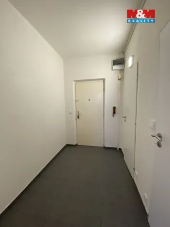 Pronájem bytu 1+1, Ostrava - Poruba, náměstí Antonie Bejdové, 35 m2