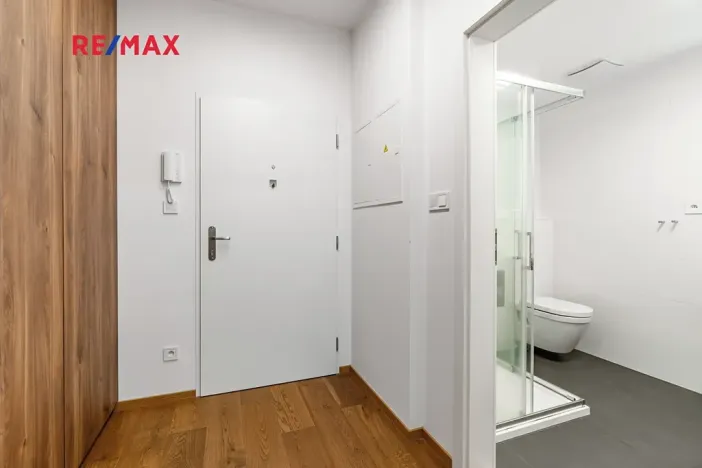 Pronájem bytu 2+kk, Horoměřice, Karla IV., 53 m2