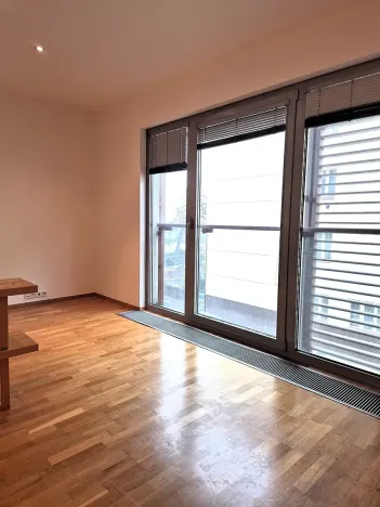 Pronájem bytu 1+kk, Praha - Vinohrady, Korunní, 42 m2