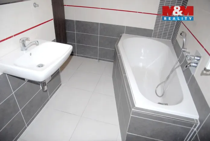 Pronájem bytu 2+kk, Jičín - Nové Město, Ruská, 47 m2