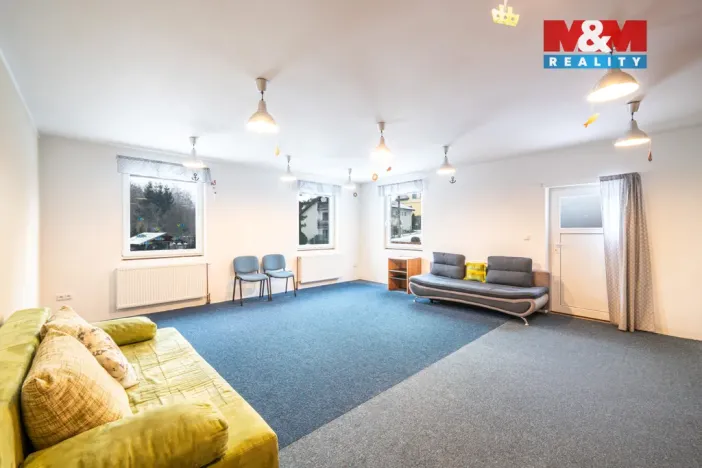 Prodej obchodního prostoru, Hejnice, 220 m2