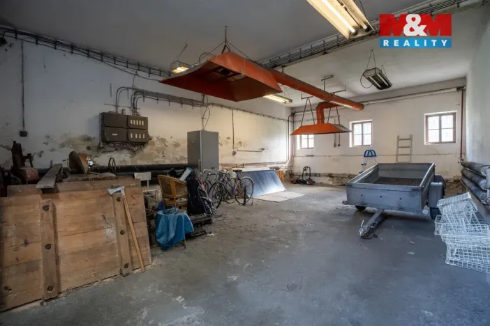 Prodej obchodního prostoru, Česká Kamenice, Lipová, 1225 m2