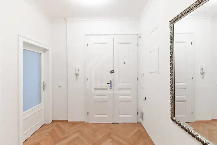 Pronájem bytu 4+1, Praha - Vinohrady, Belgická, 120 m2