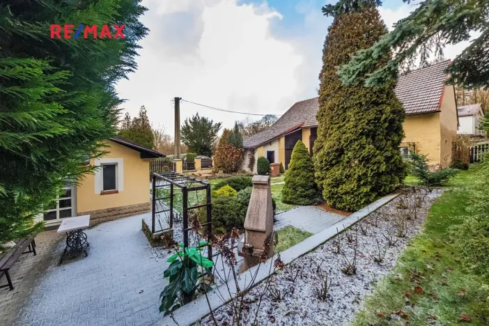 Prodej rodinného domu, Sazená, 93 m2