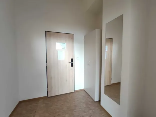 Pronájem bytu 1+kk, Praha - Smíchov, Křížová, 35 m2