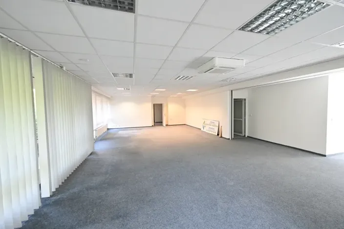 Pronájem kanceláře, Praha - Prosek, Litvínovská, 194 m2